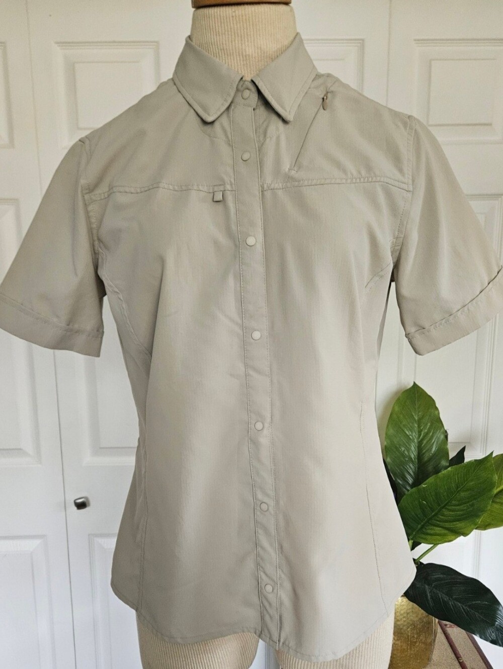 PATAGONIA Lightweight Snap Front Hiking Shirt Tan Technical Utility Size 6.